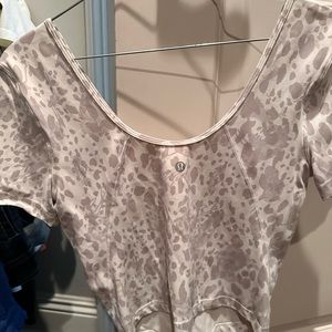 Lululemon top. Size 6
